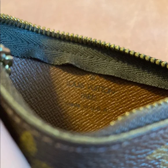 Louis Vuitton Brown Monogram Key & Card Holder - Picture 4 of 10